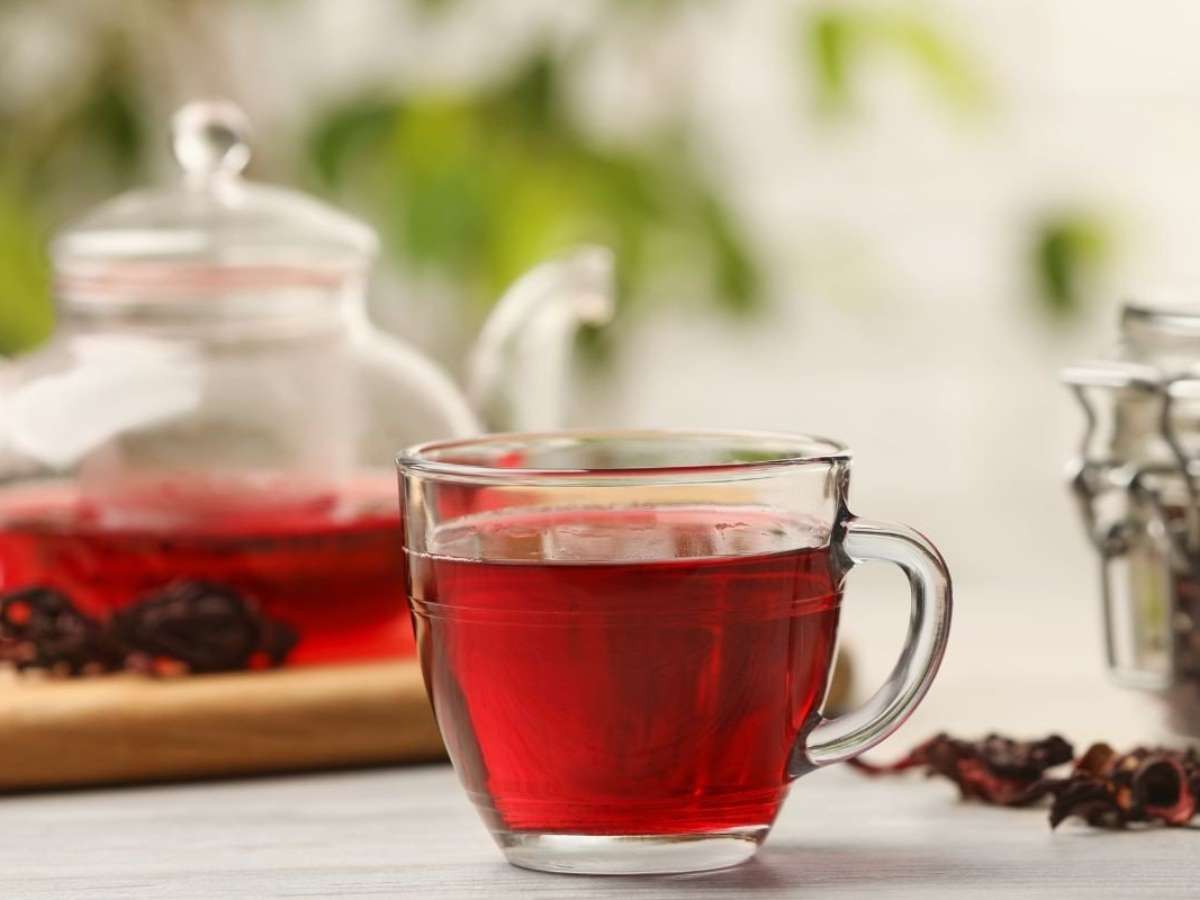 benefícios do chá de hibisco para quem tem pressão alta