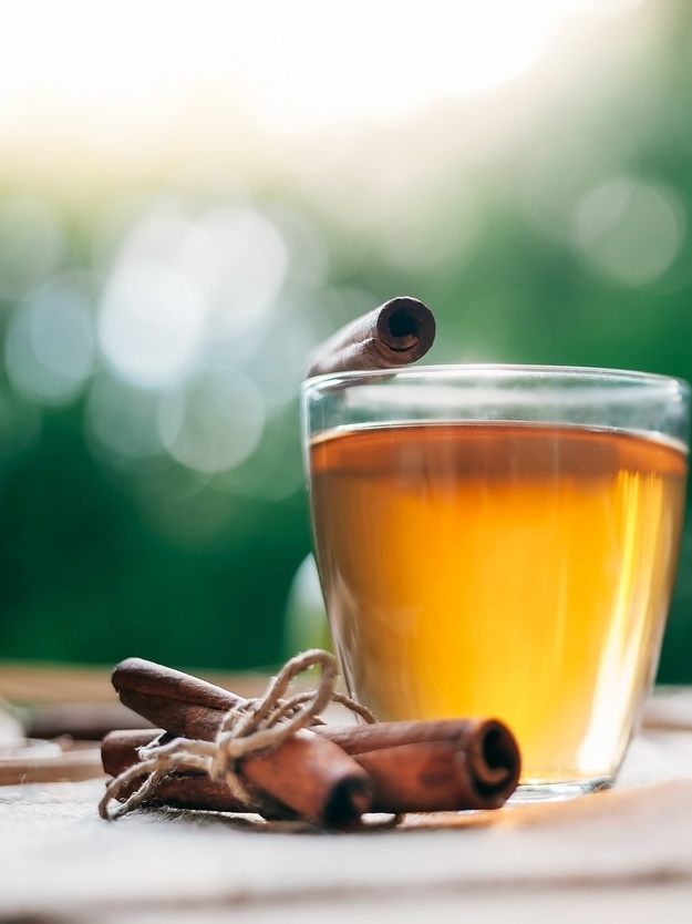 chá de canela cólica menstrual