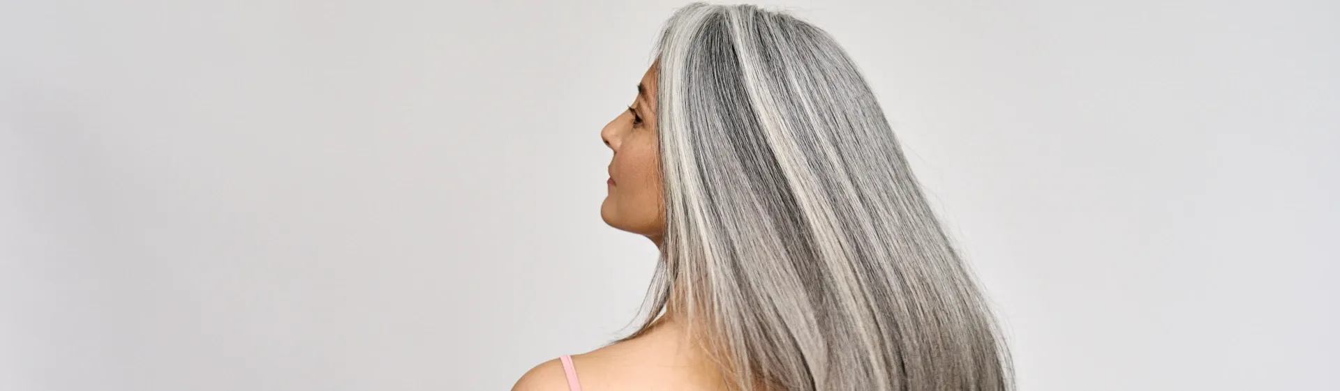 cuidados com cabelo grisalho natural